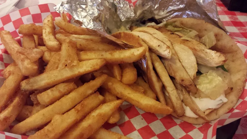 Chicken Gyro w Fries
